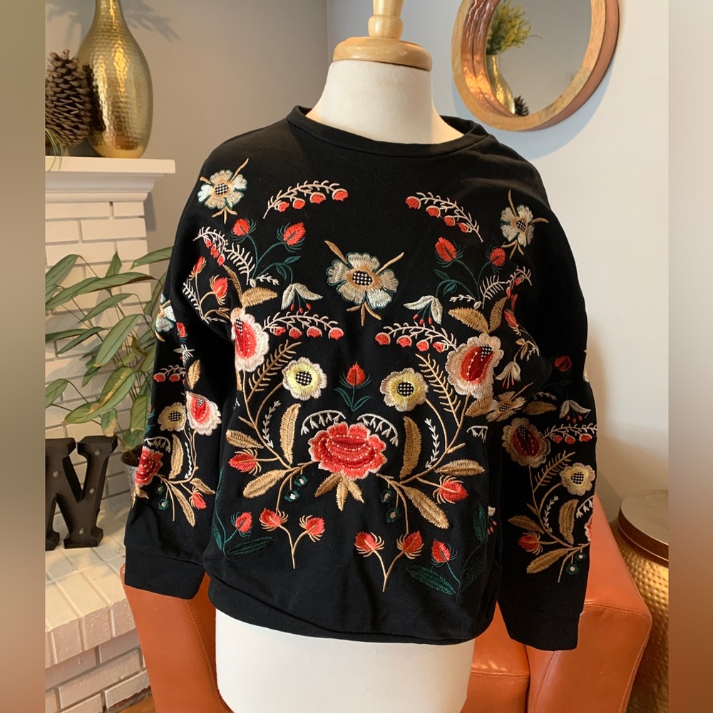 Embroidery Chuck Sweatshirt